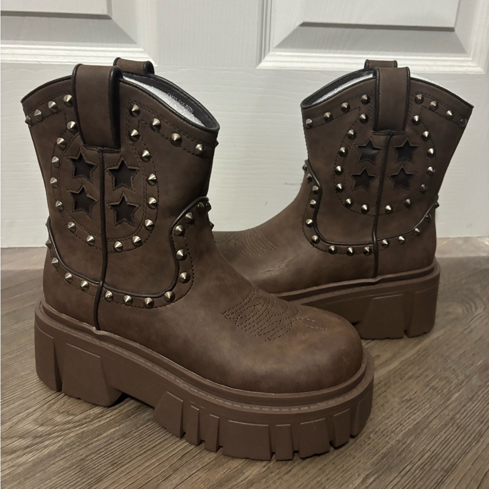 NWOB Dolls Kill / Current Mood Brown Town Ain’t Big Enough Cowboy Boots - Picture 1 of 6